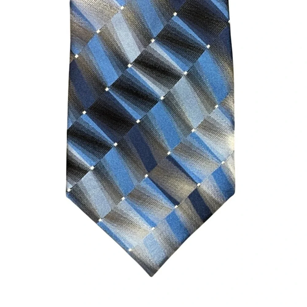 NWT Van Heusen Mens Blue Shaded Round Table Silk Necktie 5V974002 Geometric Grey